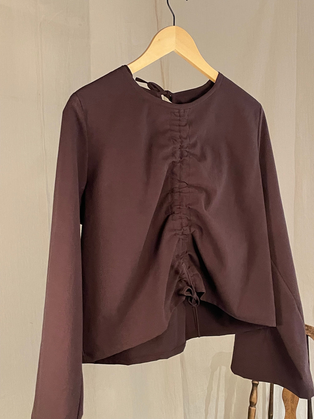 dark brown long sleeve scrunch blouse
